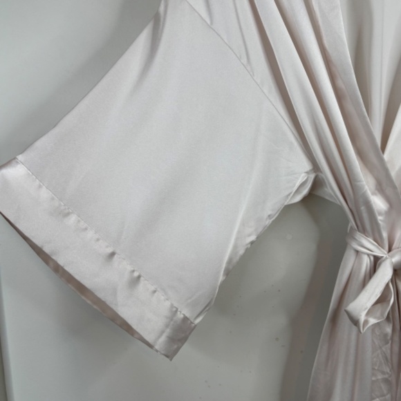 Victorias Secret Satin Robe M/L Blush Pink Kimono Lounge Lingerie Luxury Bridal - Picture 3 of 11